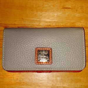 Small Dooney & Burke snap wallet